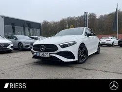 Weiss Gebraucht 2024 Mercedes A200 AMG Limousine | 34.300 € (Fairer Preis)