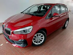 Flamencorot brillanteffekt Gebraucht 2019 BMW 220 Van / Kleinbus | 19.980 € (Superpreis)