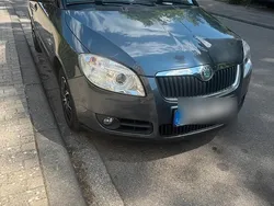 Grau Gebraucht 2009 Skoda Fabia Kleinwagen | 1.900 € (Fairer Preis)