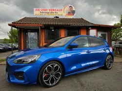 Blau Gebraucht 2018 Ford Focus ST-Line Limousine | 13.590 € (Fairer Preis)