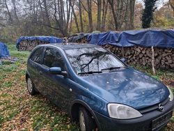 Blau Gebraucht 2001 Opel Corsa Kleinwagen | 695 € (Fairer Preis)