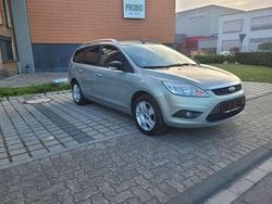 Grau Gebraucht 2010 Ford Focus Style Kombi | 3.990 € (Fairer Preis)