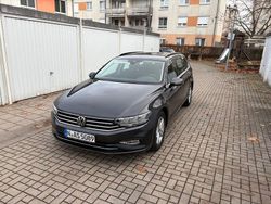 Grau Gebraucht 2022 VW Passat Business Kombi | 18.900 € (Guter Preis)