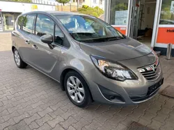 Braun Gebraucht 2011 Opel Meriva Innovation Van / Kleinbus | 9.780 € (Teuer)