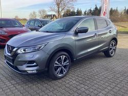 Grau Gebraucht 2019 Nissan Qashqai N-Connecta SUV | 14.495 € (Fairer Preis)