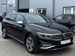 Schwarz Gebraucht 2023 VW Passat Alltrack Kombi | 30.950 € (Fairer Preis)