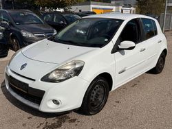 Weiß Gebraucht 2009 Renault Clio III Dynamique Kleinwagen | 2.950 € (Fairer Preis)