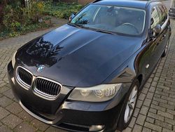 Schwarz Gebraucht 2010 BMW 320 Kombi | 6.400 € (Etwas zu teuer)