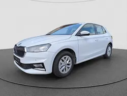 Moonweiss metallic Gebraucht 2025 Skoda Fabia Selection | 19.890 € (Guter Preis)