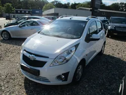 Weiß Gebraucht 2011 Chevrolet Spark LS Kleinwagen | 2.499 € (Fairer Preis)