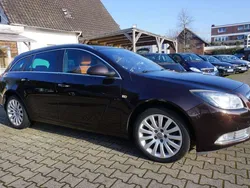 Mahogany brown (p2/so) Gebraucht 2011 Opel Insignia Innovation Kombi | 8.950 € (Teuer)