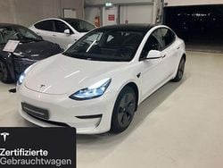 Weiß Gebraucht 2021 Tesla Model 3 Standard Range Limousine | 25.600 € (Guter Preis)