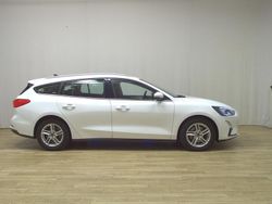 Weiss Gebraucht 2021 Ford Focus Cool & Connect Kombi | 10.480 € (Guter Preis)