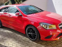 Rot Gebraucht 2015 Mercedes CLA200 Shooting Brake Kombi | 14.490 € (Etwas zu teuer)