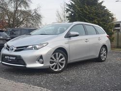 Silber Gebraucht 2013 Toyota Auris Touring Sports Executive Kombi | 11.990 € (Fairer Preis)