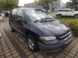 Blau Gebraucht 1997 Chrysler Voyager Van / Kleinbus | 500 €