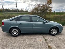 Blau Gebraucht 2005 Opel Vectra Kleinwagen | 1.999 € (Etwas zu teuer)