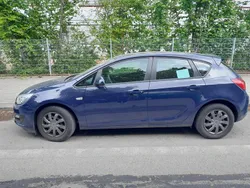 Blau Gebraucht 2015 Opel Astra Kleinwagen | 7.500 € (Guter Preis)