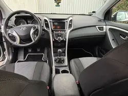Silber Gebraucht 2016 Hyundai i30 Classic Limousine | 11.600 € (Etwas zu teuer)