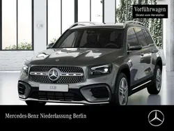 Grau Gebraucht 2025 Mercedes GLB200 AMG SUV | 49.200 € (Teuer)