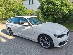 Weiß Gebraucht 2016 BMW 320 Sport Line Kombi | 12.400 € (Guter Preis)