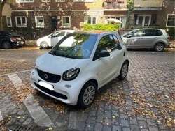 Weiß Gebraucht 2019 Smart ForTwo Coupé Coupé | 11.500 € (Guter Preis)