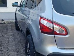 Grau Gebraucht 2011 Nissan Qashqai Acenta SUV | 5.500 € (Teuer)