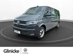 Grau Gebraucht 2022 VW Caravelle Van / Kleinbus | 40.880 €