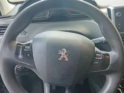 Schwarz Gebraucht 2015 Peugeot 208 Kleinwagen | 5.500 € (Fairer Preis)