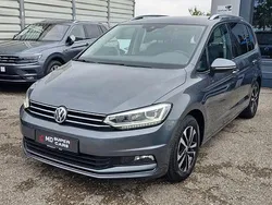 Grau Gebraucht 2020 VW Touran Van / Kleinbus | 16.990 € (Guter Preis)