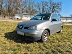Grau Gebraucht 2003 Seat Arosa Kleinwagen | 1.350 € (Etwas zu teuer)