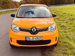 Gelb Gebraucht 2022 Renault Twingo Techno Kleinwagen | 11.300 € (Guter Preis)