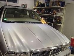 Grau Gebraucht 2005 Jaguar XJ8 Limousine | 17.500 € (Fairer Preis)