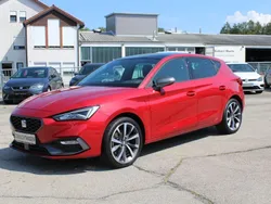 Rot (\ (metallic) Gebraucht 2021 Seat Leon FR Limousine | 23.990 € (Fairer Preis)