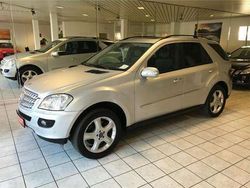 Silber Gebraucht 2006 Mercedes ML320 SUV | 13.950 €