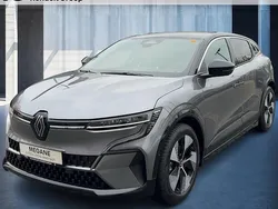 Grau Gebraucht 2024 Renault Mégane Iconic Limousine | 44.500 € (Teuer)