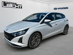 Grau Neu 2025 Hyundai i20 Trend Limousine | 22.890 € (Etwas zu teuer)