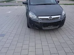 Grau Gebraucht 2013 Opel Zafira Van / Kleinbus | 3.950 € (Fairer Preis)