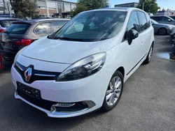 Weiß Gebraucht 2012 Renault Scénic III Bose Edition Van / Kleinbus | 3.800 € (Guter Preis)