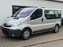Silber Gebraucht 2013 Opel Vivaro Van / Kleinbus | 9.999 € (Fairer Preis)
