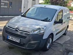 Weiß Gebraucht 2015 Citroën Berlingo First Van / Kleinbus | 6.400 € (Etwas zu teuer)
