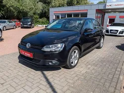 Deep black perleffekt Gebraucht 2014 VW Jetta Comfortline Limousine | 9.990 € (Etwas zu teuer)