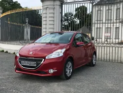 Lackierung rot rubi/metallic Gebraucht 2014 Peugeot 208 Active Kleinwagen | 8.450 € (Guter Preis)