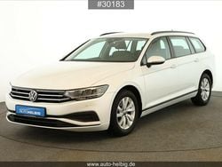 Oryxweiß perlmutteffekt Gebraucht 2022 VW Passat Kombi | 16.990 € (Guter Preis)