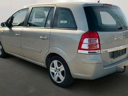 Beige Gebraucht 2009 Opel Zafira Van / Kleinbus | 2.990 € (Fairer Preis)