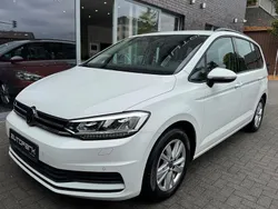 Weiß Gebraucht 2023 VW Touran Comfortline Van / Kleinbus | 28.990 € (Fairer Preis)