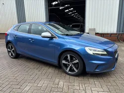 Blau Gebraucht 2017 Volvo V40 R-Design Kombi | 10.900 € (Fairer Preis)