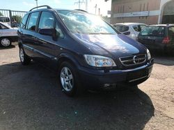 Blau Gebraucht 2005 Opel Zafira Edition Van / Kleinbus | 2.999 € (Etwas zu teuer)