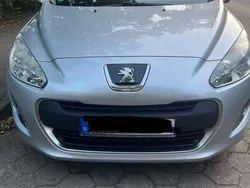 Silber Gebraucht 2011 Peugeot 308 Access Limousine | 5.000 € (Fairer Preis)