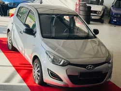 Silber Gebraucht 2013 Hyundai i20 Edition Kleinwagen | 5.650 € (Etwas zu teuer)